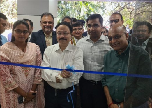HDFCBankNews's tweet photo. .@HDFC_Bank recently launched a Smart Banking Lobby at V.O.C.Port Authority, Tuticorin, Tamil Nadu.

#HDFCBank #Tuticorin #TamilNadu https://t.co/bJlIxn2nGB