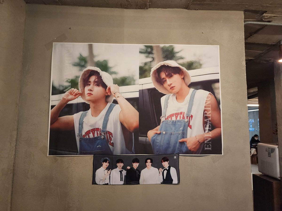 skrrlove__'s tweet photo. 굿즈도 붙여있는 사진도 너무 예뻤던 카페,,,
이틀연속으로 갔다왔답🫶
나눔도 당첨되서 인화사진 10장 받아왔다!!:)
광주에 열어주셔서 감사합니다😭

#우리_멋진_사랑을_간직하자
#Happy_126_danny https://t.co/o8Mdk15pLm