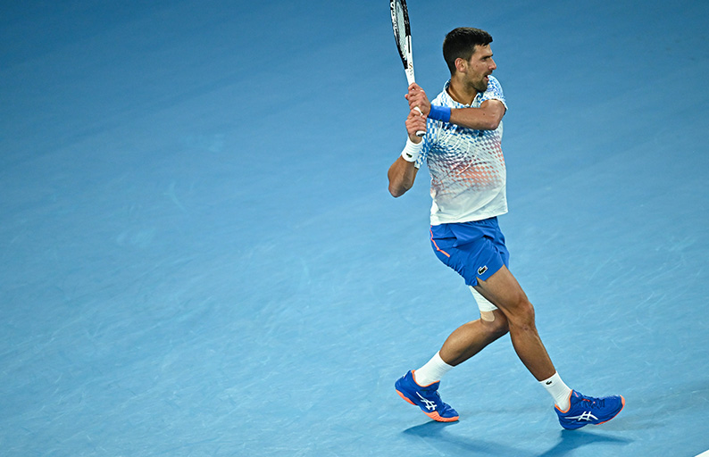 22 and counting! A record equalled. An unrivalled champion. <a href="/DjokerNole/">Novak Djokovic</a> wins his 10th title in Melbourne and extends his record to 28 consecutive wins at the tournament. 🏆 🎾 #ASICSTennis 
📷 C Dubreuil