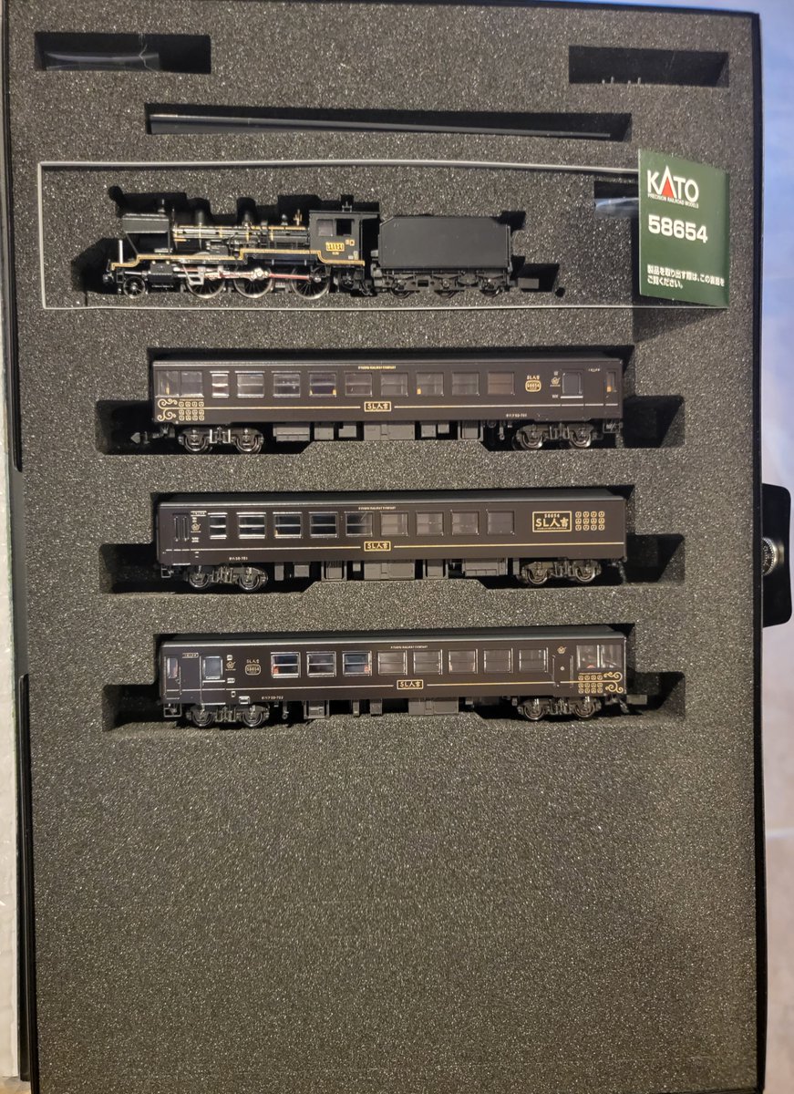TopHobbyTrains's tweet photo. @TopHObbyTrains #Kato #NScale #JapaneseModel #Hitoyoshi Steam locomotive and passenger car sets are in!  https://t.co/zwOurAbnkp https://t.co/2sM7HibIFH