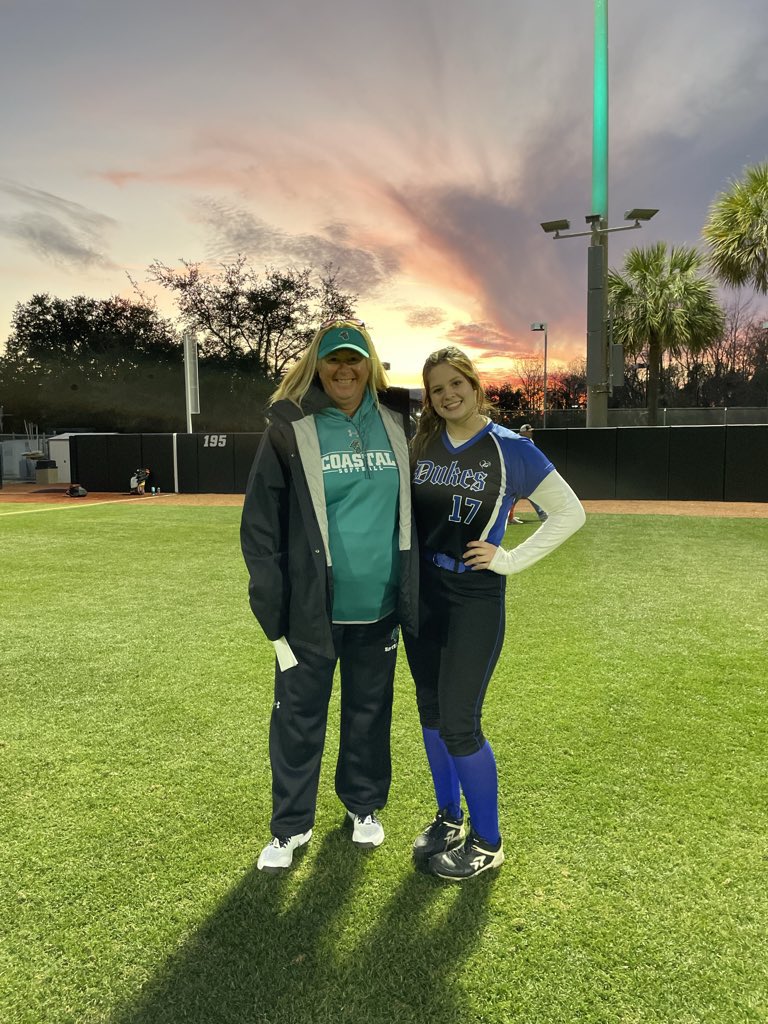 Thank you Coach <a href="/Coach_MGardner/">Michelle Gardner</a> and <a href="/CoastalSoftball/">Coastal Carolina SB</a> staff for having <a href="/reaa_smithh2027/">Reagan Smith</a> for camp this weekend. 💙🖤#ChampionshipMindset <a href="/SBRRetweets/">Softball Recruiting Reposts</a> <a href="/CoastRecruits/">Coast 2 Coast Recruits</a> <a href="/BoostSoftball/">Recruiting Boost Softball</a> <a href="/ExtraInningSB/">EXTRA INNING SOFTBALL</a> <a href="/LegacyLegendsS1/">Legacy & Legends Softball</a>