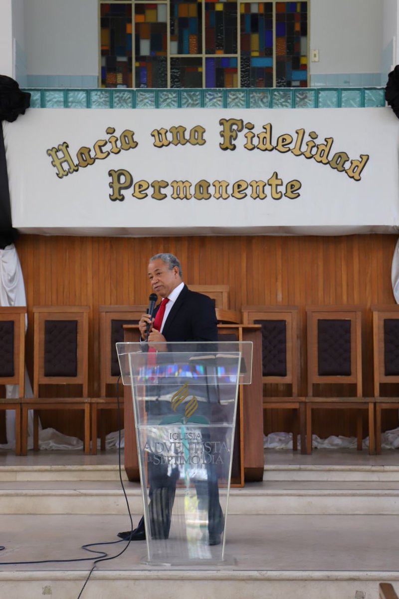 "Cuando yo diezmo y ofrenda agradezco al Señor por la bendición que ya me dió". El pastor Atalido agradece a Dios por las bendiciones y sus regalos en el #ConciliodeMayordomía de la <a href="/asovecen/">Asociación Vzlana. Central</a>