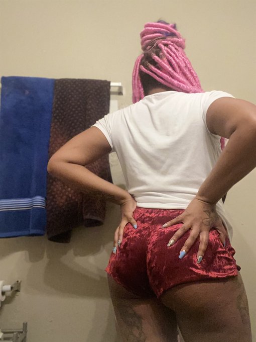 Good morning pussy lickers and dick suckers have a great wet day #comeforme https://t.co/LLjMTBEuvb<a href="/tag/comeforme"class="tags"><span>#comeforme</span></a>