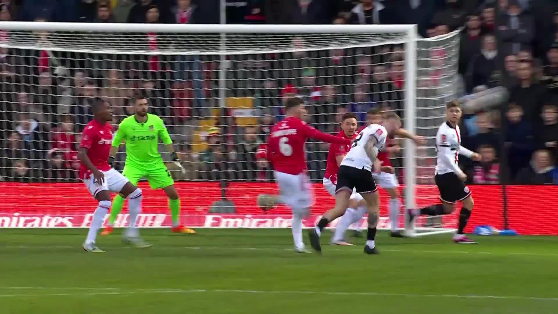 The run 🤌
The header 👏

@oli_mcburnie with an early goal for @SheffieldUnited

#EmiratesFACup”