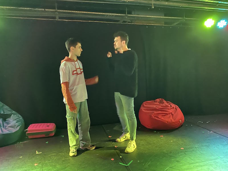 The Reviews Hub tweet media