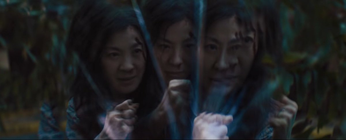 DiscussingFilm's tweet photo. ‘EVERYTHING EVERYWHERE ALL AT ONCE’ earns $1M in the film’s return to theaters.

Read our review: https://t.co/wFk4d3Xfuj https://t.co/LiWuW982gq