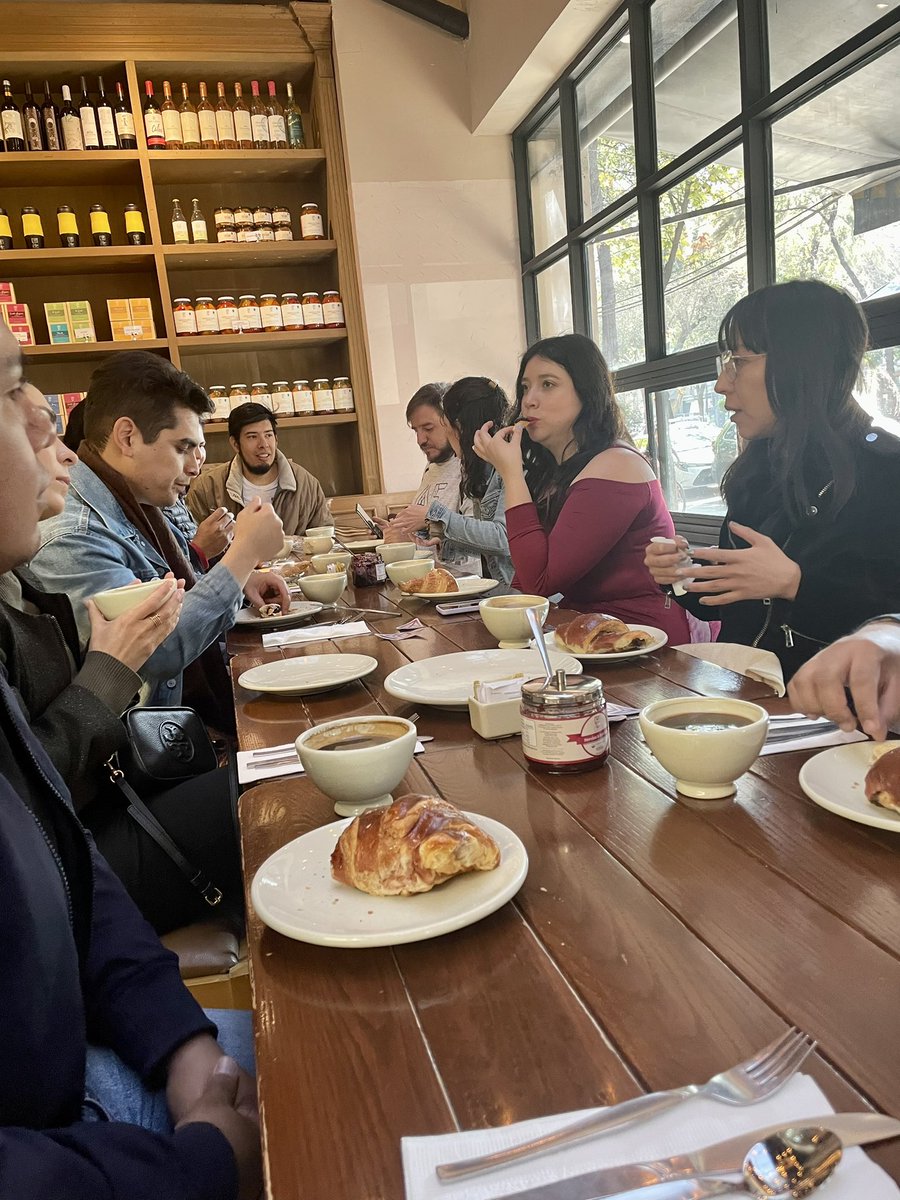 coderal_xyz's tweet photo. Ethereum México -Desayuno Web3- Platiquemos de Ethereum 28/01/23 CDMX excelentes alphas por parte de Chuy Garcia y Diego Mares @mxweb3 @pofvalue @ethereum_mexico
#proptech #fintech #NFTMexico #mxweb3 #web3 #pofvalue
#buildinpublic https://t.co/Zp8mxK7EAo
