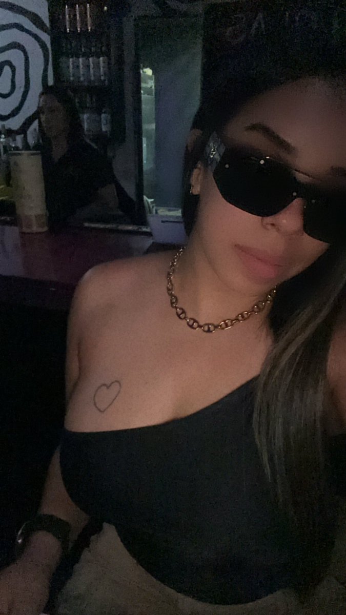 YamilkaMaria92's tweet photo. Salí un ratito 🖤 https://t.co/TL8SRzjThl