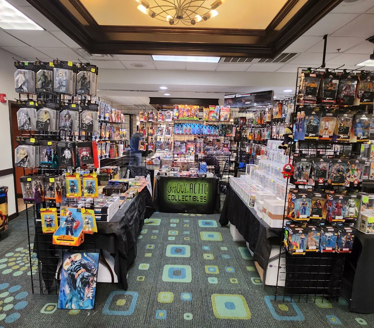 GhoulacticC's tweet photo. Here for day #2 of Super Mini Con. Brave the cold temps and come out to see us. https://t.co/8aPDUM9id8