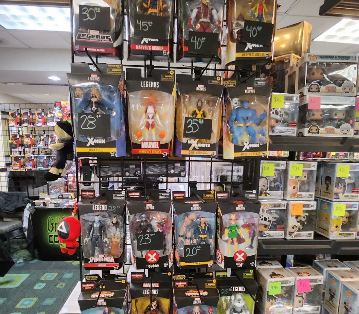 GhoulacticC's tweet photo. Here for day #2 of Super Mini Con. Brave the cold temps and come out to see us. https://t.co/8aPDUM9id8