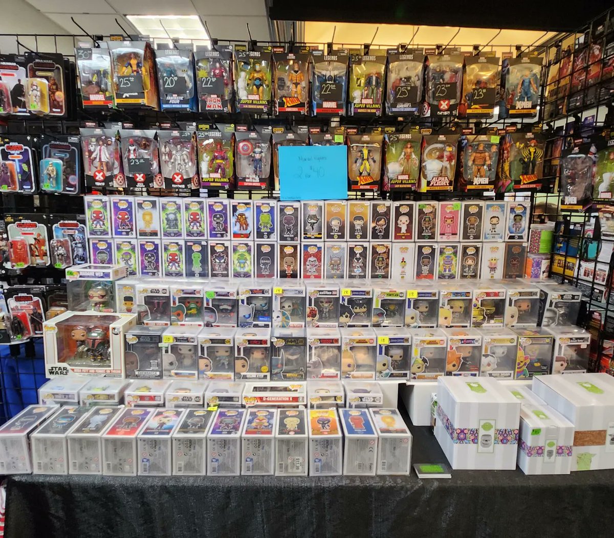 GhoulacticC's tweet photo. Here for day #2 of Super Mini Con. Brave the cold temps and come out to see us. https://t.co/8aPDUM9id8