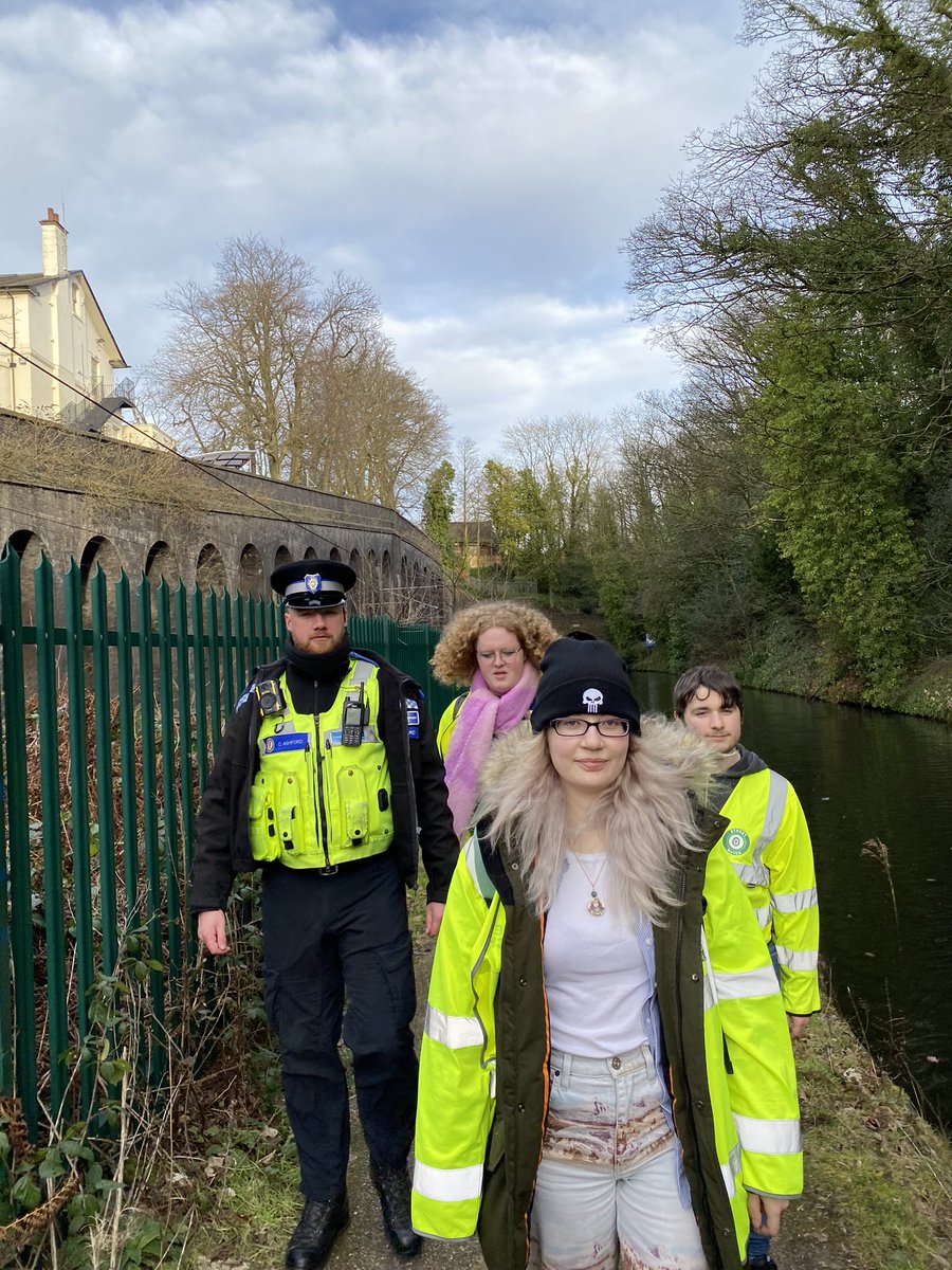 UoBTeamWMP's tweet photo. Great to be back out on another patrol with our @unibirmingham student led StreetWatch Team! This evening we’ve patrolled the campus, preferred walking route and the canal path! #studentslookingoutforstudents #studentsafety #femalesafety @JasonWathesWMP @StreetWatchWM https://t.co/CoOSju1ohU