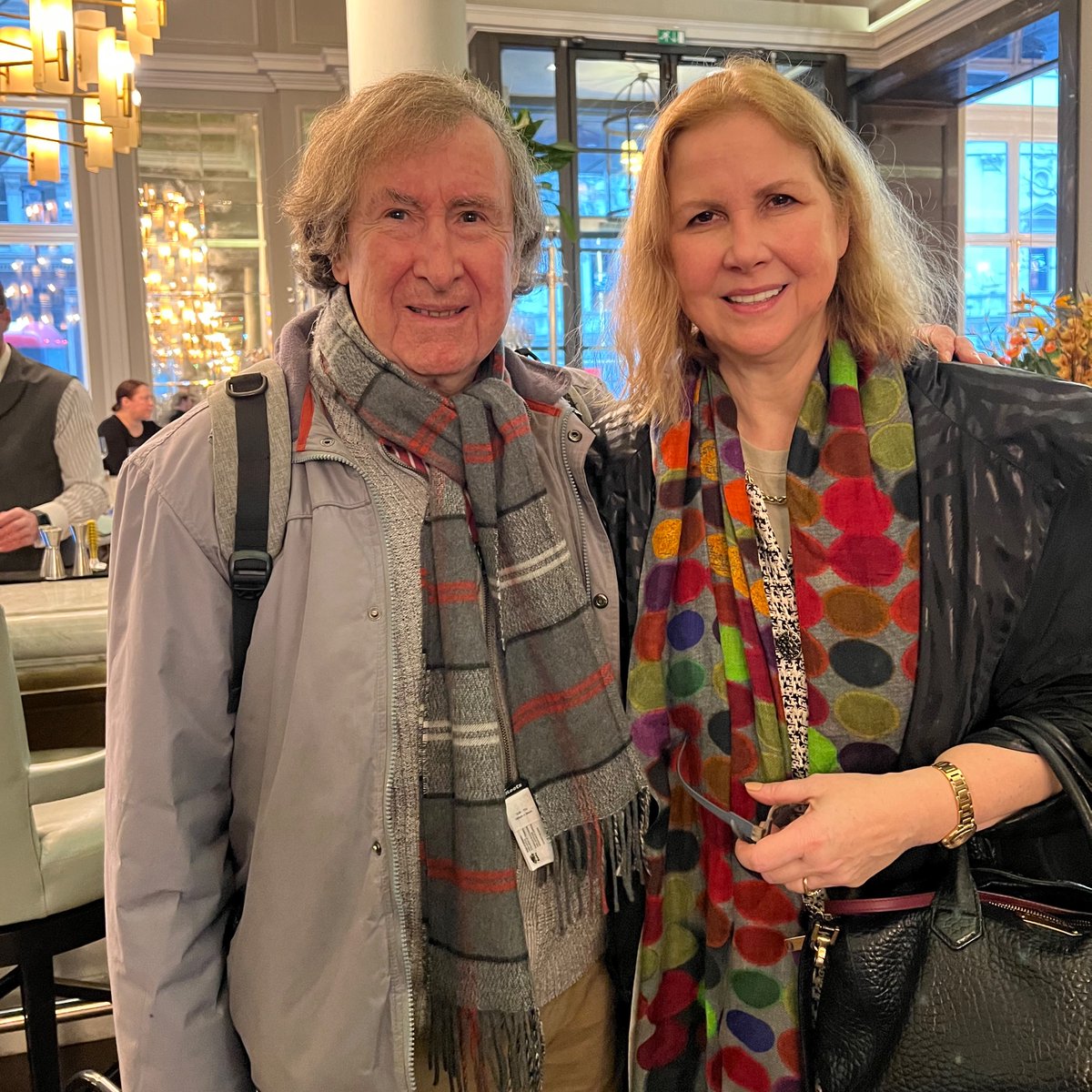 photodynamicIPA's tweet photo. Professor Michael Wilson (UCL) and Ondine Biomedical CEO, Carolyn Cross, @CarolynCrossCdn meet in London to discuss APDT COVID trial outcomes
#antiviral #COVID19 #antimicrobial #photodisinfection https://t.co/Td0EBYeI6m