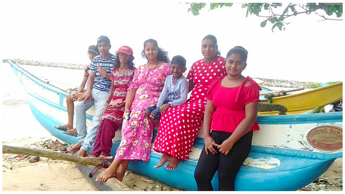 Kalutara Beruwala youth group members conducted a Plastic waste collection program in Beruwala Beach.