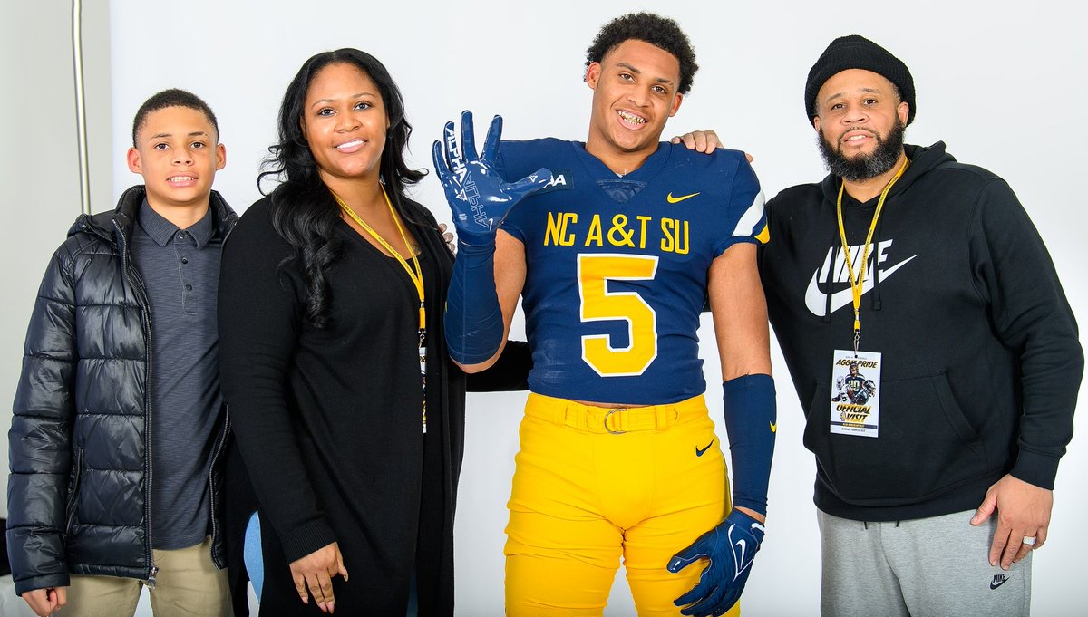 AliIshaun's tweet photo. I am blessed to receive a division 1 offer from NC A&amp;T 💙💛 @CoachCoiro 
@coachpoole88 @CoachKTinsley  @coachal97 https://t.co/VDCEnqDjzy