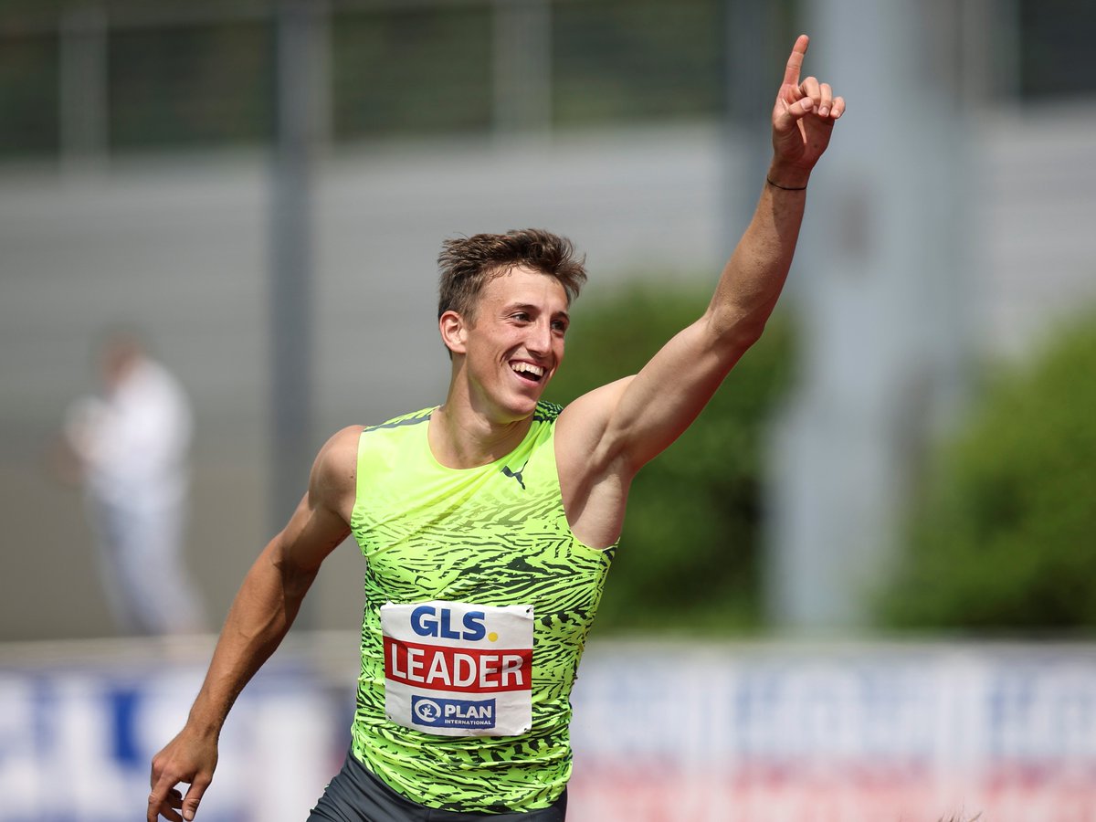 SwissAthletics's tweet photo. Schweizer Sieg in Frankreich: Simon #Ehammer gewinnt den Siebenkampf in Aubière mit starken 6292 Punkten! Im abschliessenden 1000-m-Lauf muss er auf die Zähne beissen, nachdem er sich im Stabhochsprung eine blutige Nase geholt hatte. @UBSathletics @DecathletesOfEu 📸@AthletixC https://t.co/8G8XzERvQk