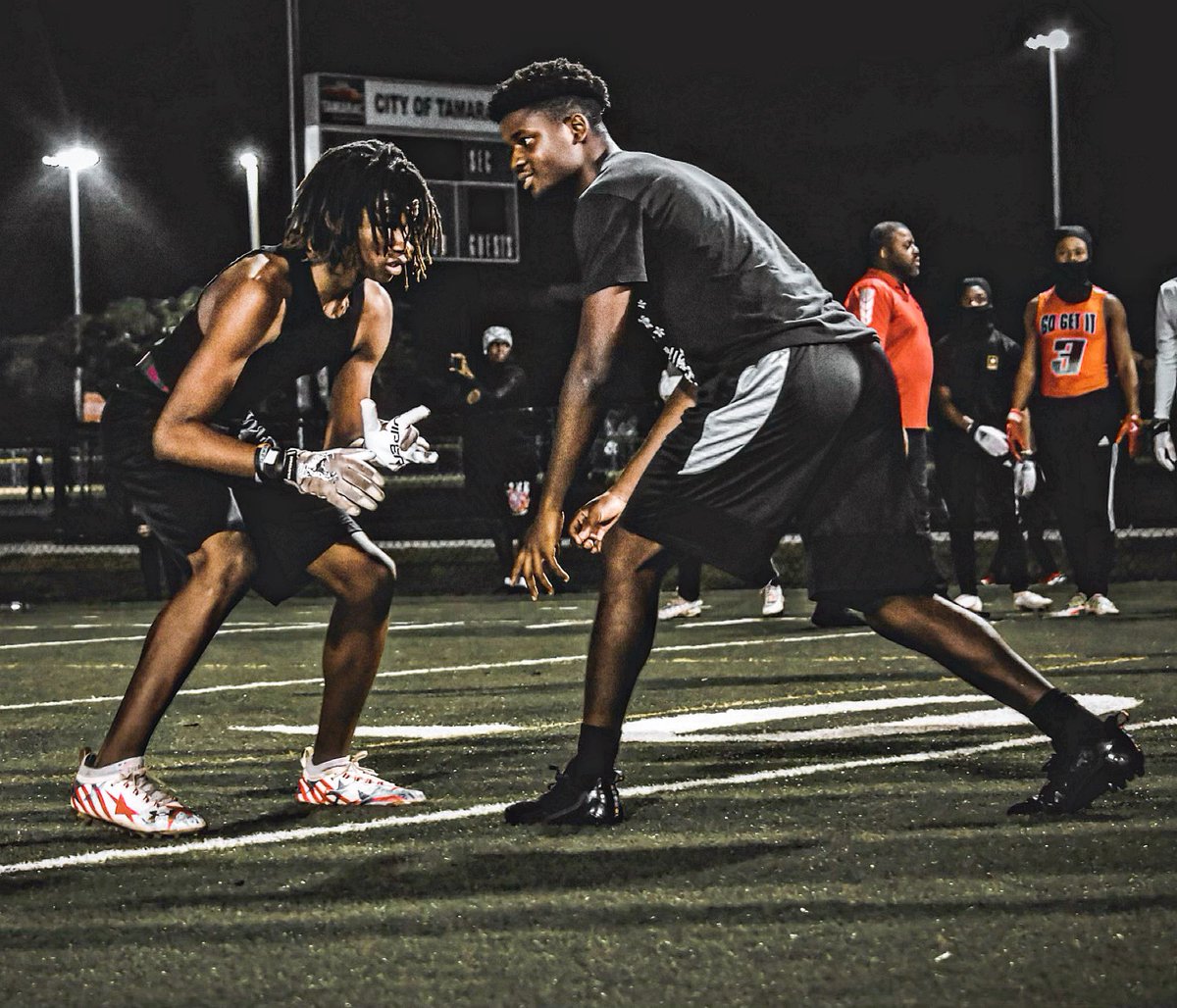 TEAMGOGETIT7v7's tweet photo. “If you are a “DAWG” step up to the line” -Coach Johnny #teamgogetit #gogetitlife #gogetter #befearless #stepup #compete
🏈🏈🏈💯Let’s Go Get It…!!!!!! 🔴⚫️ https://t.co/7oaNf9Jumf