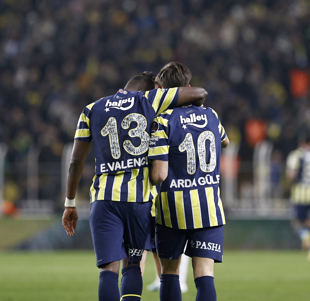 1️⃣3️⃣ 🤜🤛 1️⃣0️⃣