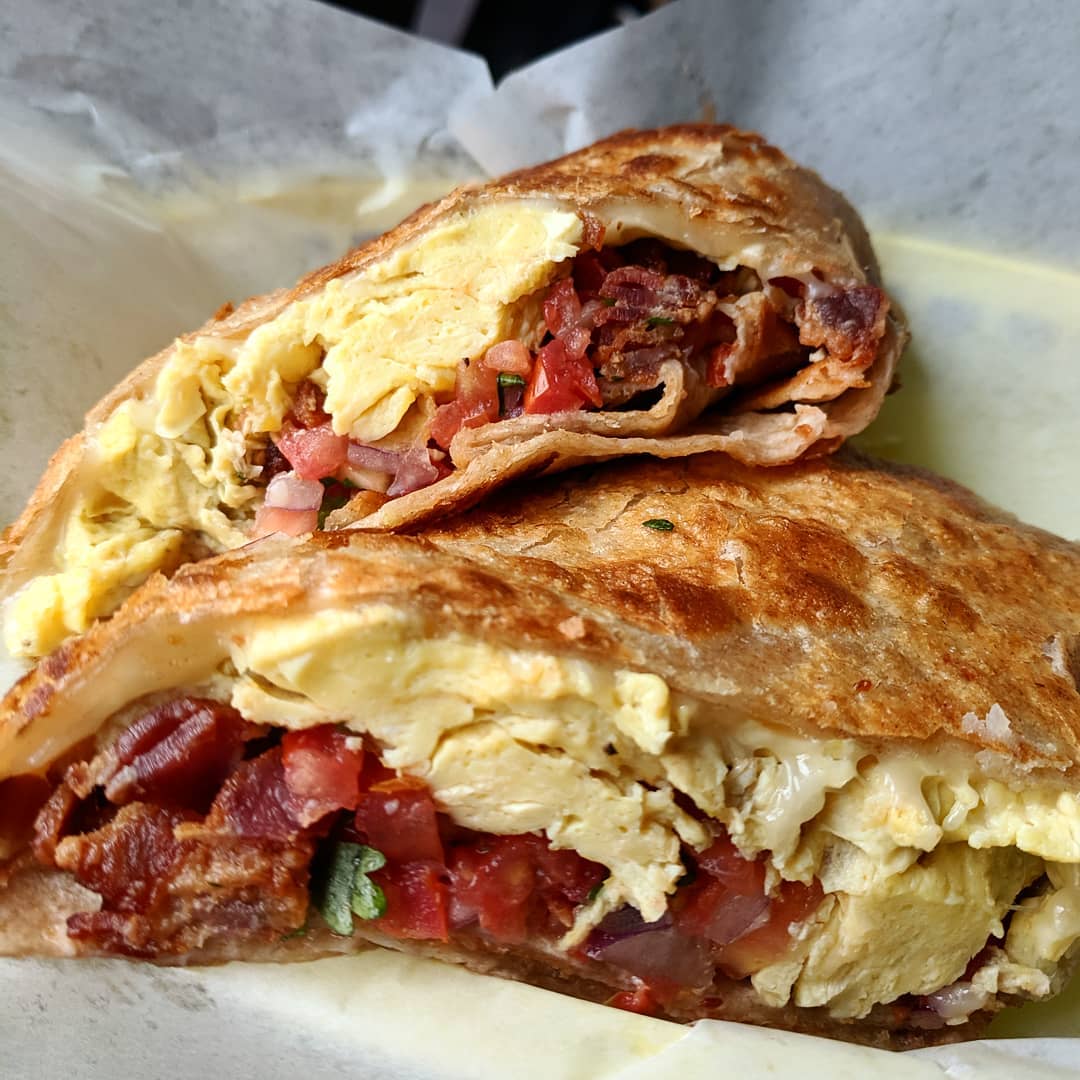 Fluffy eggs, salty bacon, fresh salsa, gooey cheese -- Our Breakfast Quesadilla is the breakfast of your dreams! 🍳🥓
#UnderdogsTres