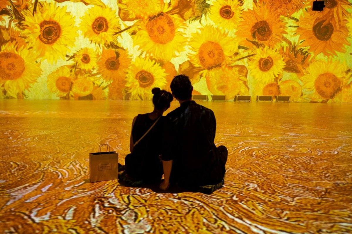 vangoghvegas's tweet photo. Looking for a unique Valentine's Day experience? Look no further than #VanGoghVegas. 🌻💛

🎟️ Get tickets now at https://t.co/bJzsUGUGzH

#VegasValentine #ValentinesDay #VanGoghVegas https://t.co/8oksl8B7WA