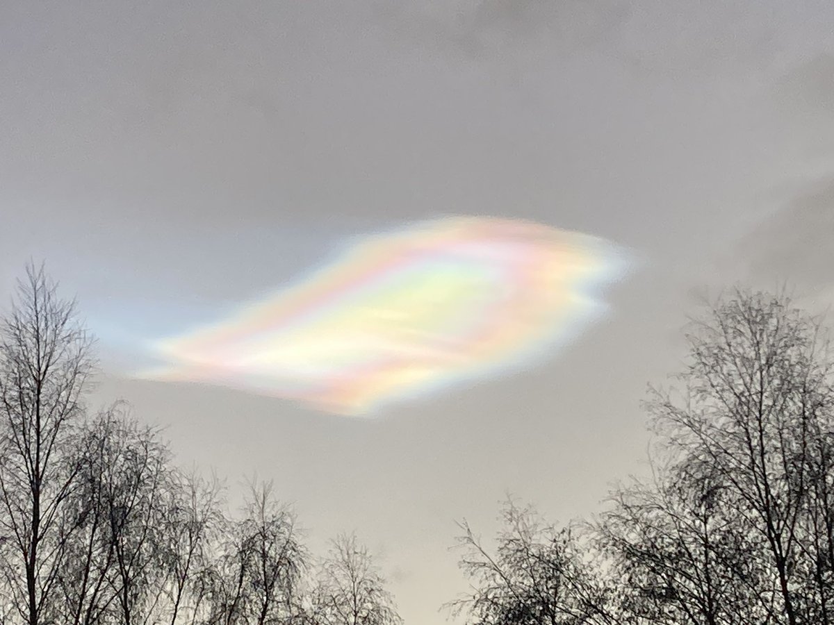 An iridescent cloud.  #iridescentcloud #scotland #scottishweather