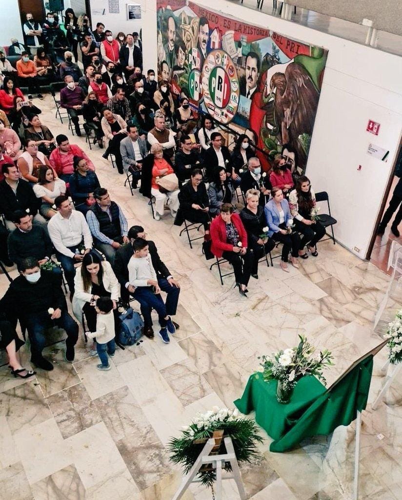 PRIPueblaCapi's tweet photo. 🕊️ Acompañamos a nuestra querida maestra @silvia_tanus para recordar  con cariño y respeto a su esposo Octavio Mercado, en su homenaje póstumo. Su legado priísta nos acompañará siempre. https://t.co/nUaeCoDfDG