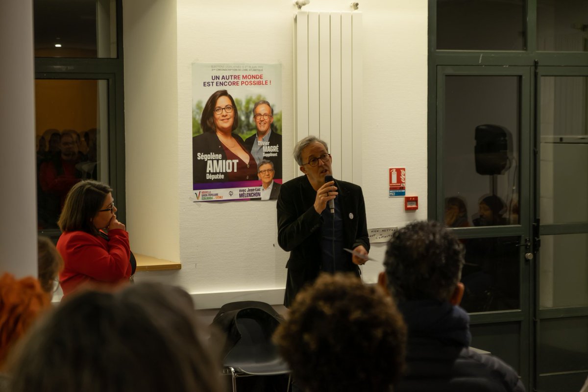 OZingueur's tweet photo. Hier soir les voeux du cabinet de @SegoleneAmiot en #circo4403.

Citoyens, militants et élus #PS, #EELV #PCF et #LFI de #SaintHerblain #Indre #Coueron #Nantes #SaintEtienne #Cordemais #vigneux #LeTemple sont venus partager ce moment convivial

Une bonne manière de vivre la #NUPES https://t.co/4YeDDhm02v