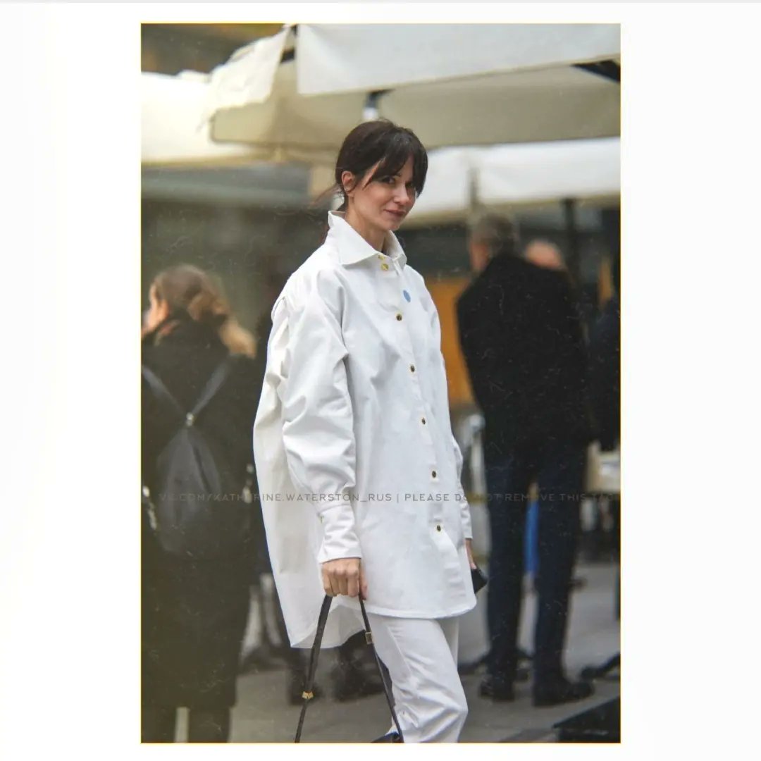 Katherine Waterston Russia tweet media