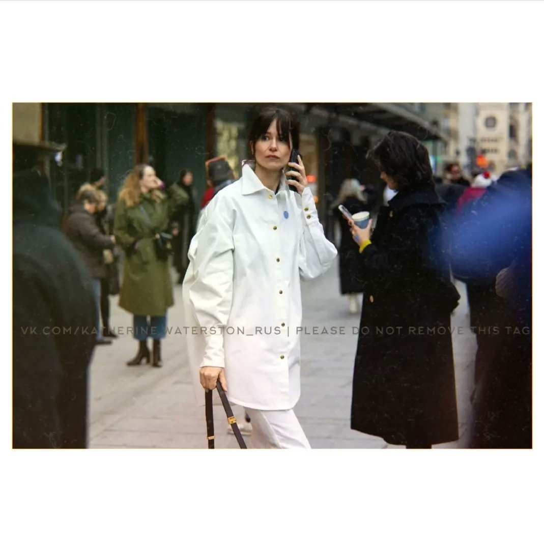 Katherine Waterston Russia tweet media