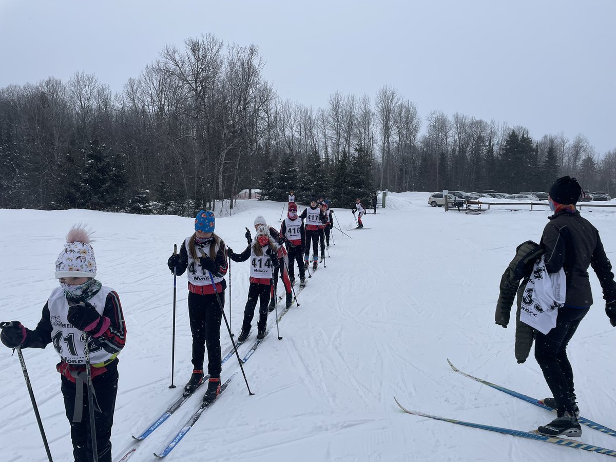 Beautiful day on the trails. Thin layer of fresh snow and great conditions. Lots of groups out today enjoying the snow. Including the junior racing team, all lined up for a time trial this morning!