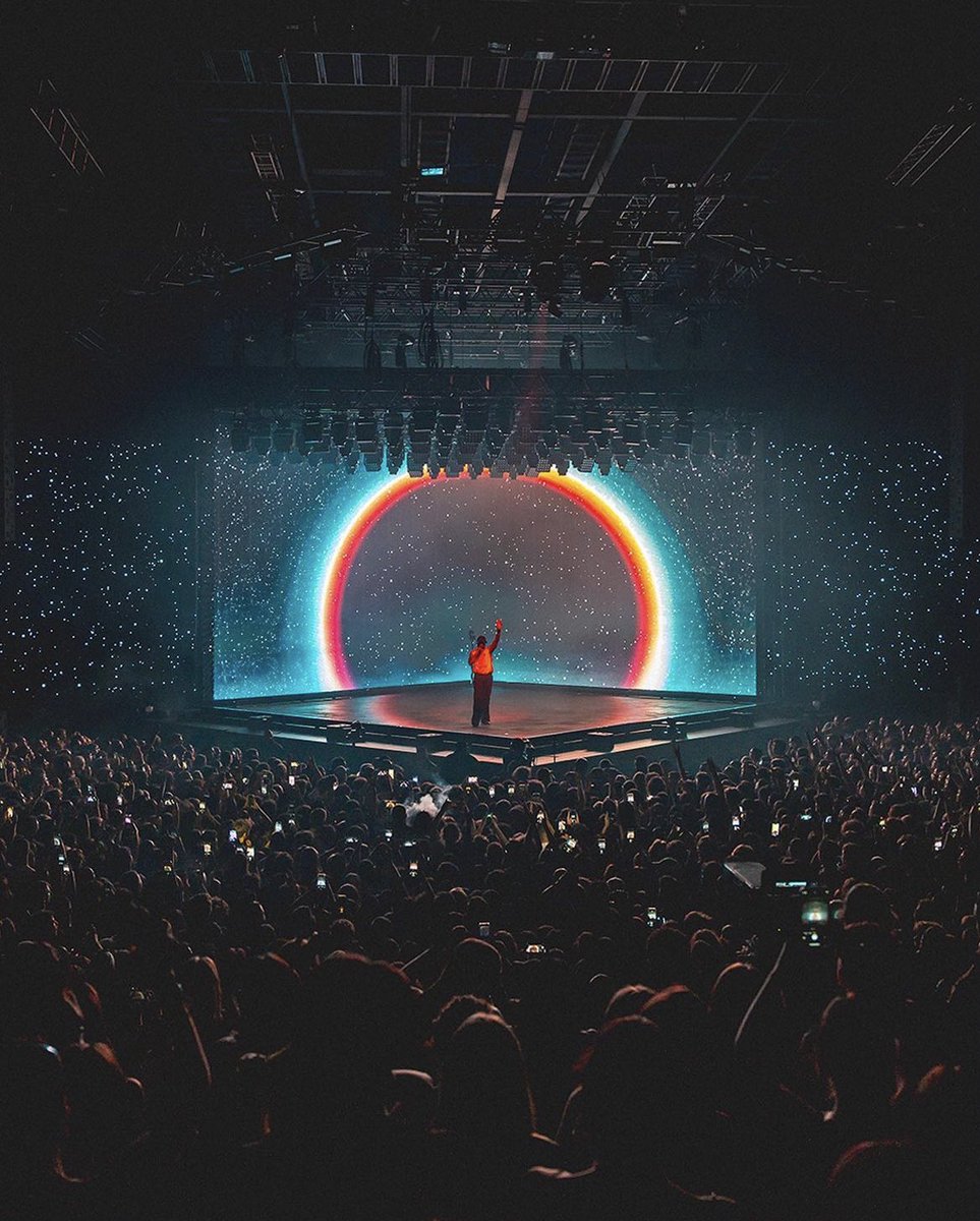 Le QALF Tour se termine ce soir.. 

Au total Damso aura réunit près de 280.000 fans à travers la France, la Belgique, la Suisse et le Canada dans 23 dates dont 19 étaient complètes.

C’était une expérience de dingue merci à Damso et à son équipe pour cette tournée légendaire.✨