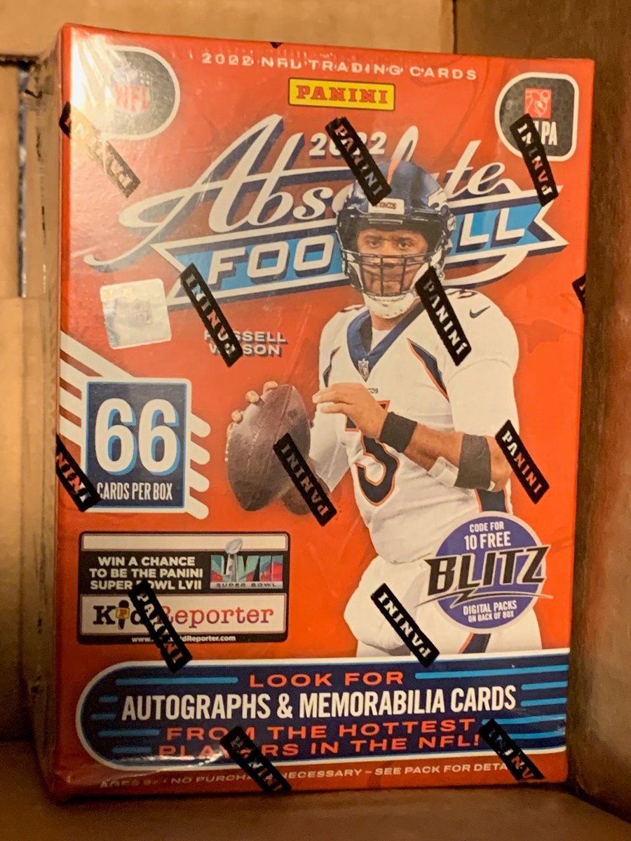 Who wants a 2022 Absolute football blaster box? 

- Follow <a href="/CardPurchaser/">Card Purchaser</a> 
- Retweet this tweet
- Like this tweet

I will NOT send links in DM

Winner drawn TONIGHT 1/29 at 7PM CENTRAL!

Preview the CardPurchaser Discord here: 
discord.gg/cardpurchaser