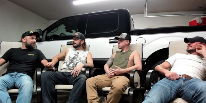 Are they all thinking what i'm thinking????  Great time visiting @thedixxxons.  More on my only fans