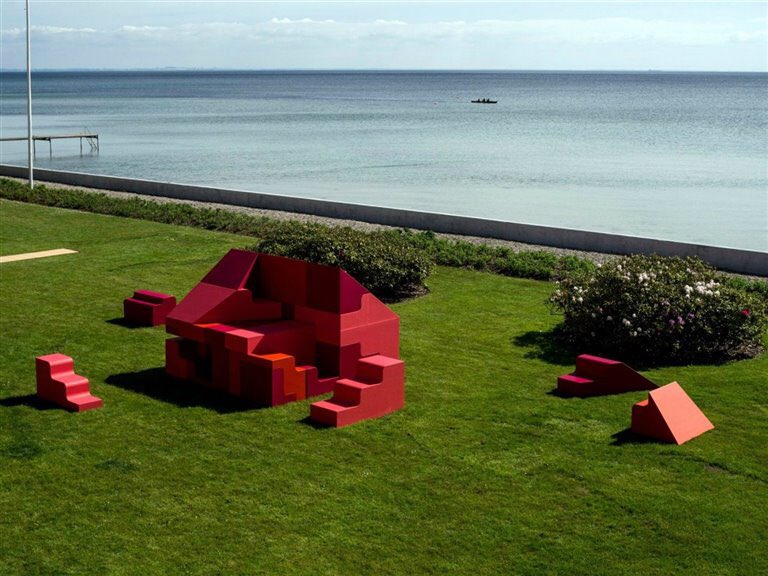 ProTecDi's tweet image. ¡Día Mundial del Rompecabezas!

▪️Bjarke Ingels (@BIG_Architects) y Simon Frommenwiler (@HHF_Architects) han creado un proyecto que imita los juegos de bloques de madera infantiles y el resultado es: La Casa Puzzle.

#3DaysOfDesign 
📸Embajada Suiza | Copenhague | Dinamarca