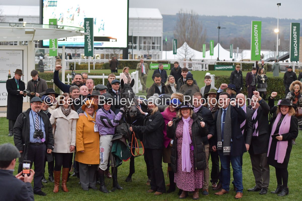 BecsBailey's tweet photo. Completing a treble on the day for trainer @PFNicholls, HACKER DES PLACES (Great Pretender) and @CheledaAngus are clear over the last to win the SSS Super Alloys Handicap Hurdle @CheltenhamRaces for @ownersgroupuk 068. https://t.co/1wkHoiibHW