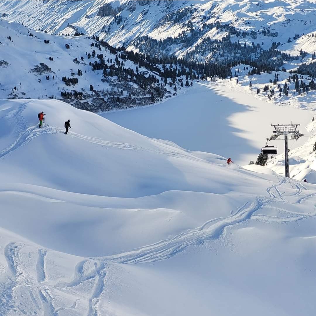 TheSkiClub's tweet photo. We have had such a fantastic time on our Freshtracks Holidays so far, check out some of the stunning photos and our upcoming favourite February trips!
Andermatt Off Piste 4: https://t.co/ikcEgYFzL7
Introduction to Off Piste: https://t.co/zlE3Qc2Chg
#SCGB #Freshtracks #SkiReps https://t.co/iaIFvQwhn2