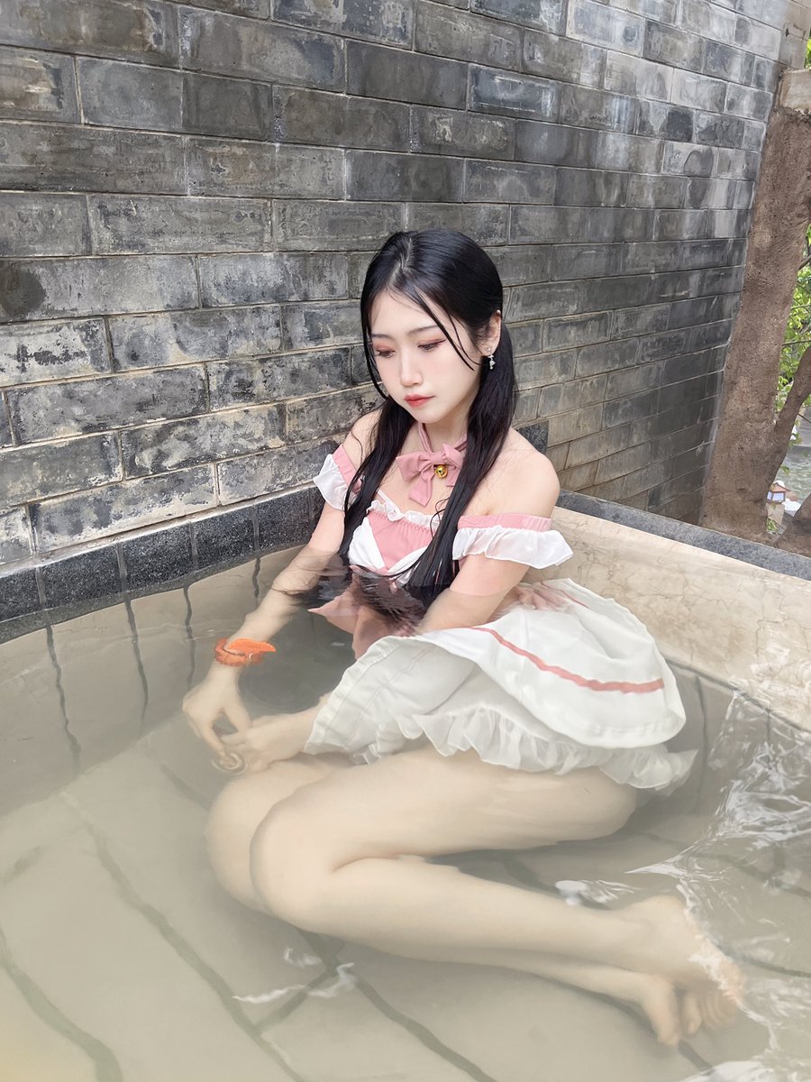 泳衣 https://t.co/XfUOsuHhGt