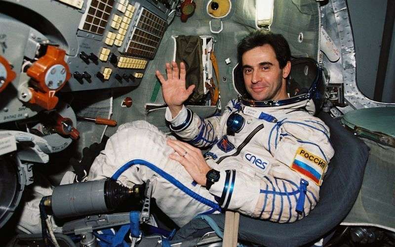 ESA_fr's tweet photo. #Encejour il y a 25 ans, décollage de l'astronaute du @CNES Léopold Eyharts pour une mission franco-russe de 21 jours, #Pégase 👉 https://t.co/18HjqF8PKG https://t.co/iaWc8Iwgtw