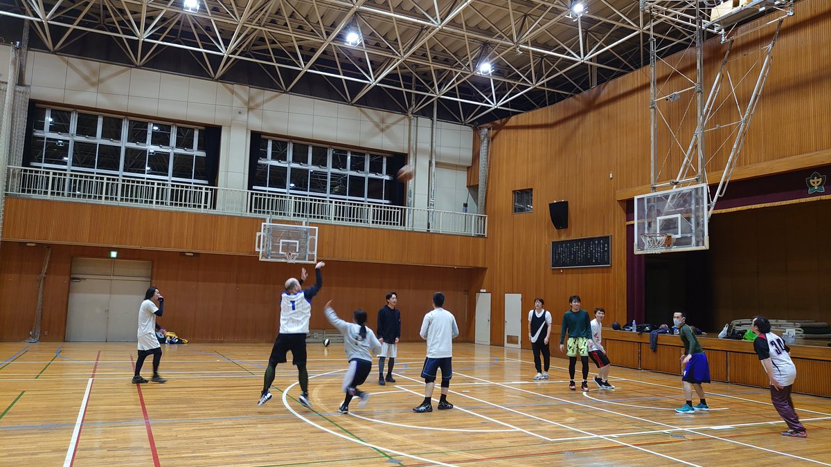 SIMBAS_GROUP's tweet photo. 今日もバスケ開催しました！
2月は、ほぼ毎週日曜日開催しております♪
 #メンバー募集中 #バスケ #SIMBAS_GROUP #バス中
#basketball #立川 https://t.co/23Rw4h0cyP