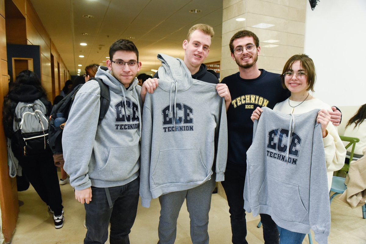 TechnionLive's tweet image. 💽 “Designing hardware is becoming increasingly challenging and increasingly interesting,” speakers from industry leaders like @Google, @Apple & @NVIDIA tell students at "Worlds of Hardware" Technion event.
technion.ac.il/en/2023/01/wor…
#ChipDesign #HardwareEngineering