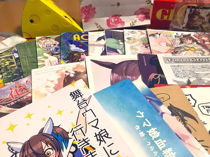 プリステの戦利品と差し入れ!!!!
皆様本当にありがとうございます家族でゆっくり頂きます🙏

そして買い逃しが多すぎたんじゃ定期………… 