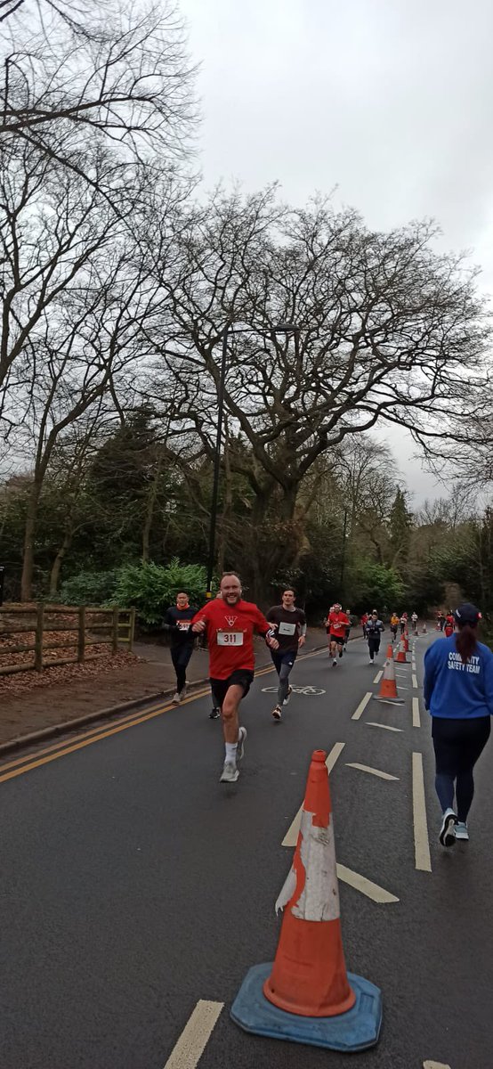 UoBTeamWMP's tweet photo. The team were out this morning for the #uobefest campus 5k run! We were also running with the @unibirmingham Community Safety Team, the local Sgt and the Boss @JasonWathesWMP ! The Boss put us all to shame completing it in 21 minutes! 🤯 #footchase #engagement #cantcatchtheboss https://t.co/HPwiM9gegf