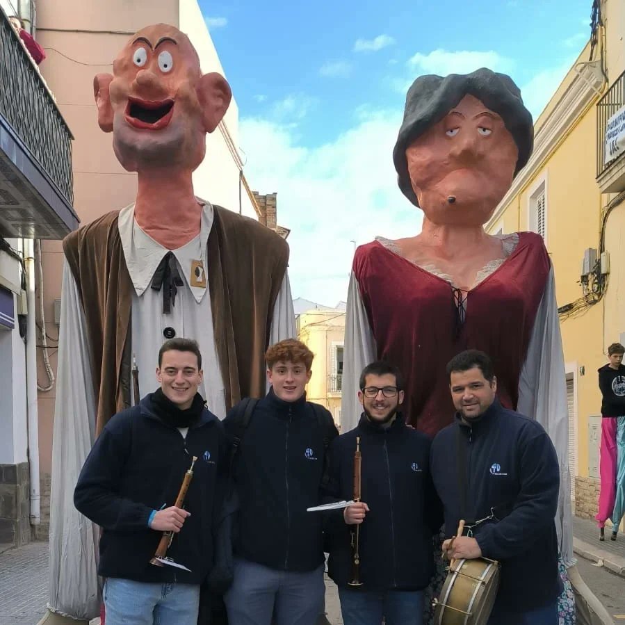 💥Aquest matí hem tornat a Ribes per tocar a la cercavila de gegants i cabeçuts organitzada per <a href="/esplaixulius/">Esplai Els Xulius</a>. 

🤝Moltes gràcies per comptar-hi un any més!

#adnescola #escoladegrallers #escoladegrallersdesitges #escolaontour #hereusdelatradició