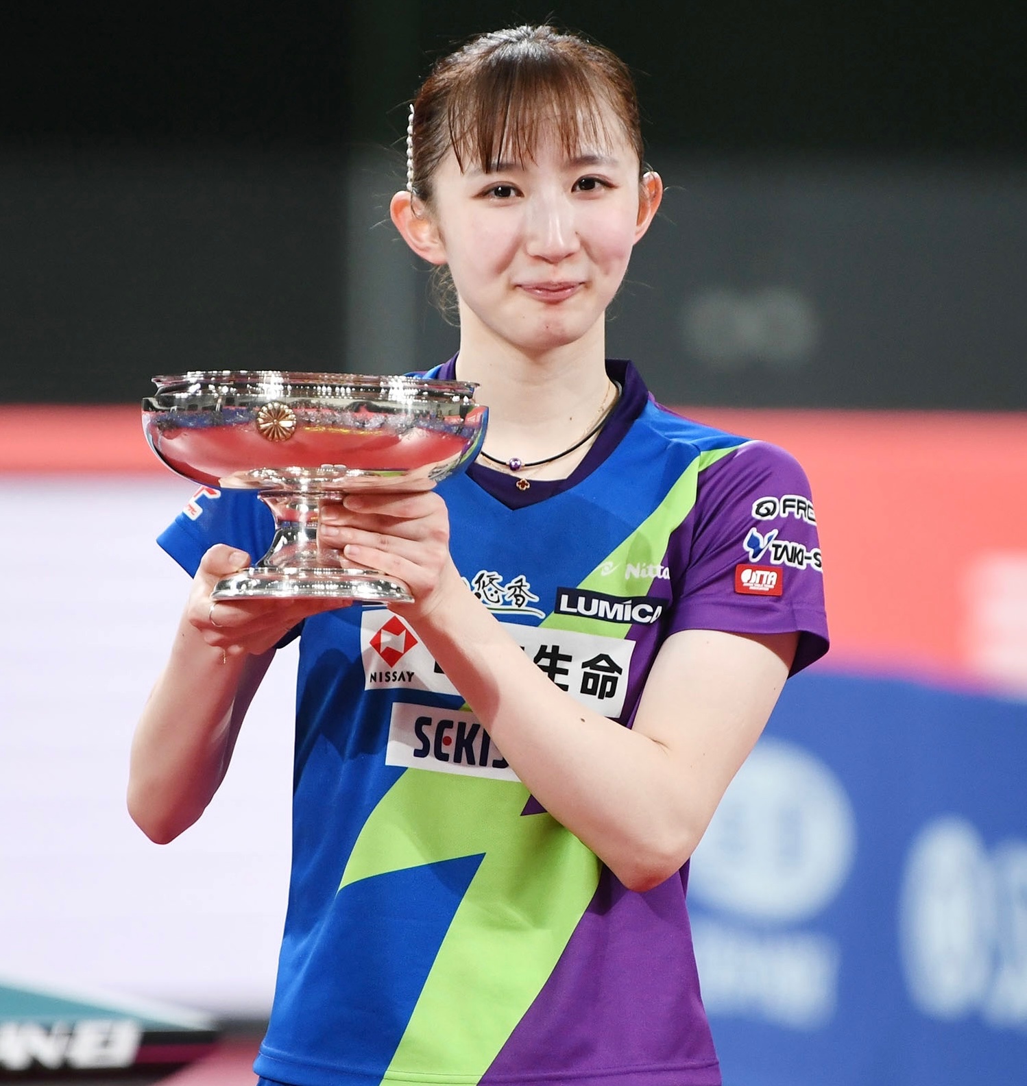 アイコラ 早田ひな 全日本選手権、沢山の応援ありがとうございました🙇‍♂️ 自身初となる3冠を達成することが出来ました👑  今まで積み重ねてきたものが今回の結果に繋がりとても嬉しく思います！ これからも試合が続きますが更に進化を続け次は世界一を取れるように頑張り ...