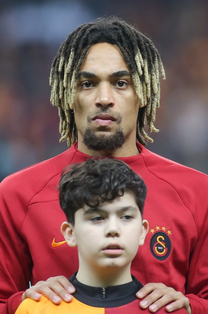 Galatasaray tarihinin en iyi sağ beki mi? #SachaBoey