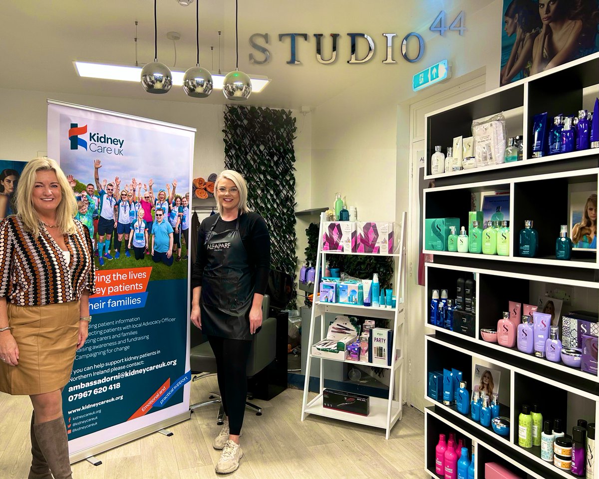 JoAnne_Dobson's tweet image. Delighted to call in with Lynsey Cartmill at #Studio44 in #Markethill to thank her for raising an amazing £2,160 to help local kidney patients through @kidneycareuk &amp;amp; all because of her wonderful wee relative Olly! #HesAStar #KidneyFamily 💅💇‍♀️❤️