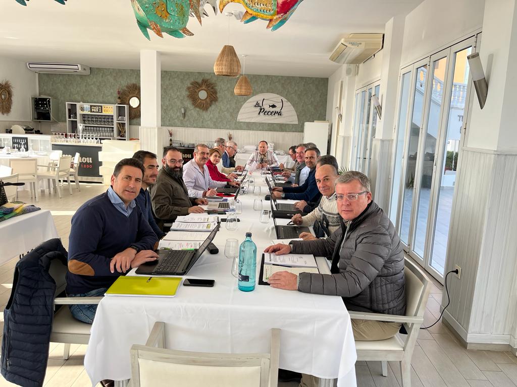 AJDEPLA_policia's tweet photo. Celebramos nuestra Junta Regional en #Roquetasdemar #Almería para apoyar a todos los municipios de nuestra #Andalucía, sobre todo a los que en determinadas épocas del año triplican su población, con el consiguiente aumento de trabajo para las plantillas.

https://t.co/UhnJidmjTK https://t.co/BrAWPaEHDM