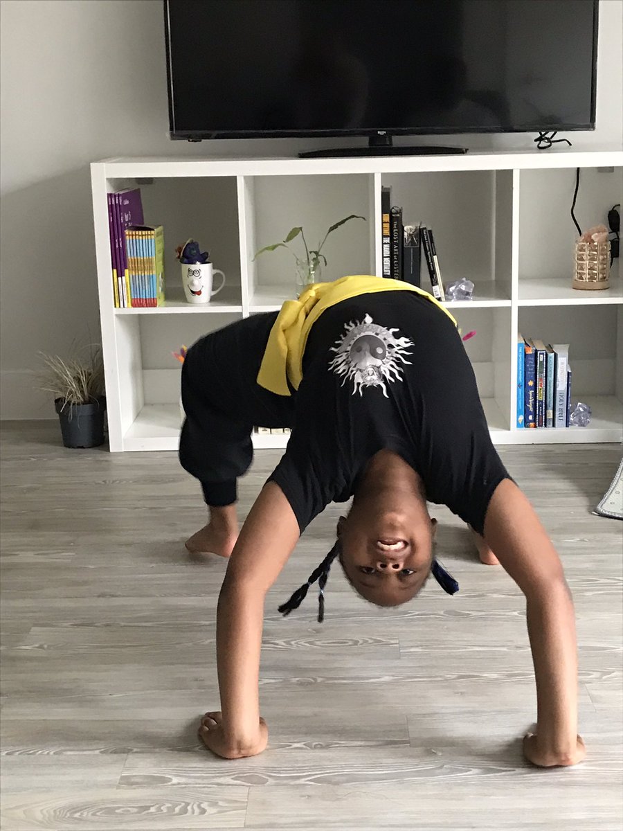MaroonFist's tweet photo. Happy Sunday from @MaroonFist !!! A bright one to one session tailored just for the student. Wrapping up a long January with strength and smiles🙂 https://t.co/FoU6E6XJBg