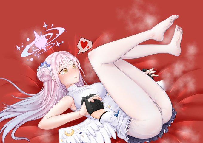 ミカが実装されたら先生と恋人繋ぎックスする絵を描くとそう決めていた…(ヘイロー描き忘れてた 