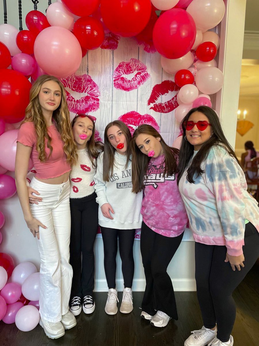 VALENTINES DAY SOIRÉE with the Blush Babes 💋💙💚